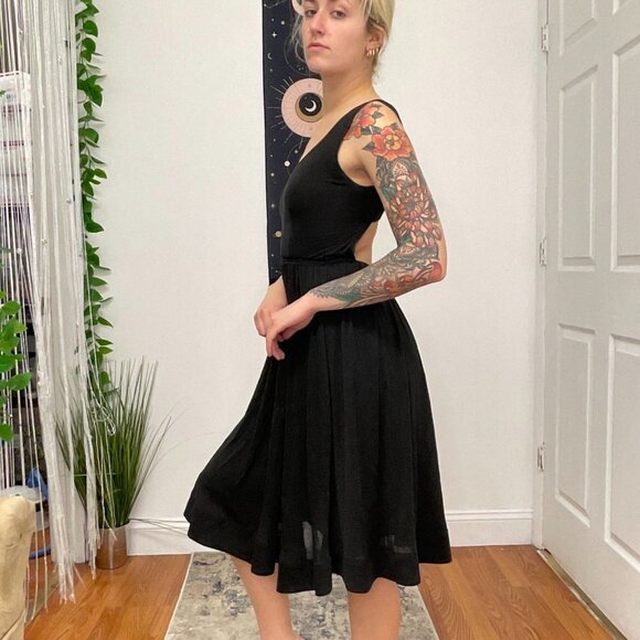 A.L.C Sleeveless Cutout Pleated Mini Dress Scoop Neck Size S Black - Picture 3 of 5